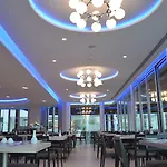 Vassos Nissi & Hotel 4*
