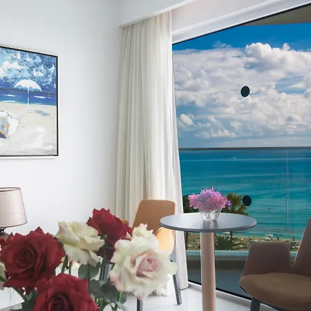 Vassos Nissi & 4* Ayia Napa