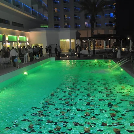 Vassos Nissi & Hotell Ayia Napa