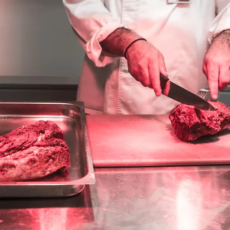 Vassos Nissi & Hotell 4*