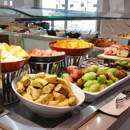 Vassos Nissi & Hotell 4*