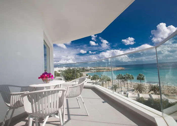 Vassos Nissi & Hotell