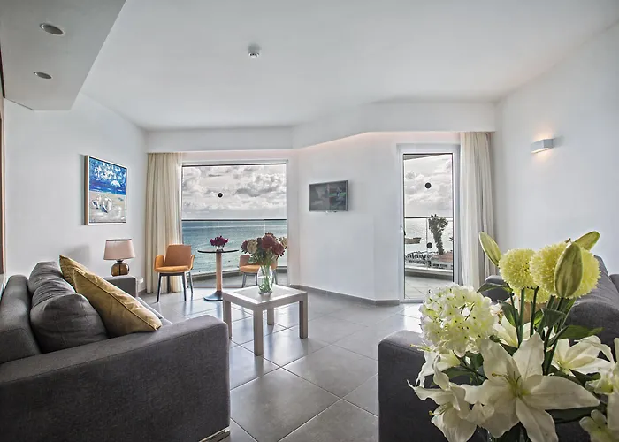 Vassos Nissi & Hotell Ayia Napa