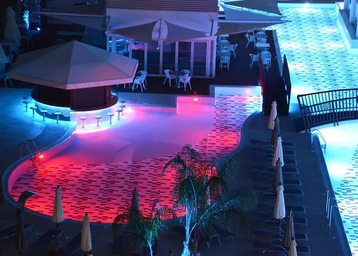 Vassos Nissi & Hotel Ayia Napa