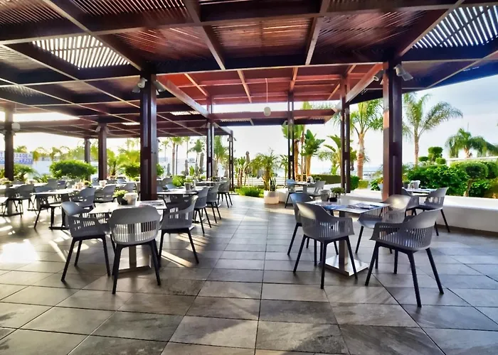 Vassos Nissi & 4* Ayia Napa