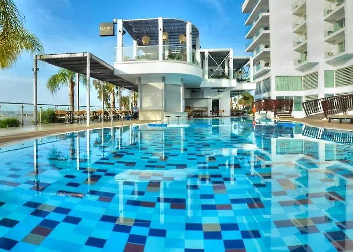 Vassos Nissi & 4* Ayia Napa