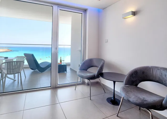 Vassos Nissi & Hotell