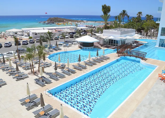 Vassos Nissi & Hotell 4*