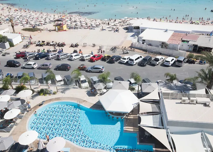 Vassos Nissi & Hotel 4*