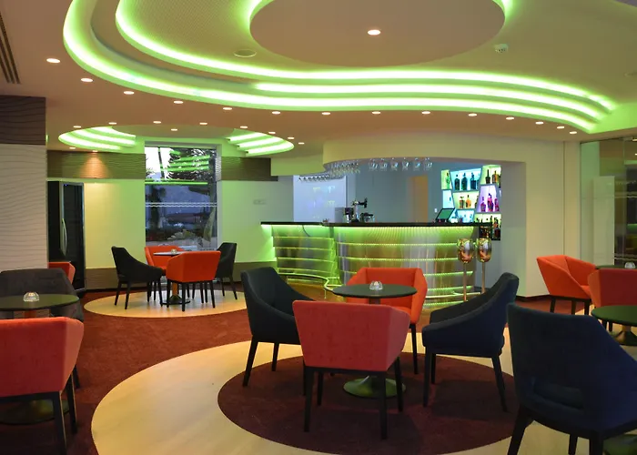 Vassos Nissi & Hotel 4*