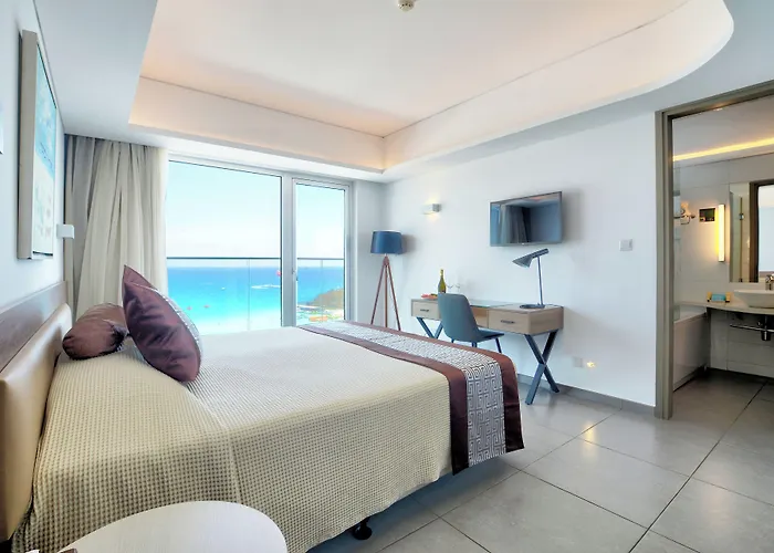 Vassos Nissi & Hotell